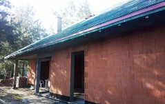 E-134 Mały dom z poddaszem użytkowym z garażem dwustanowiskowym - budowa